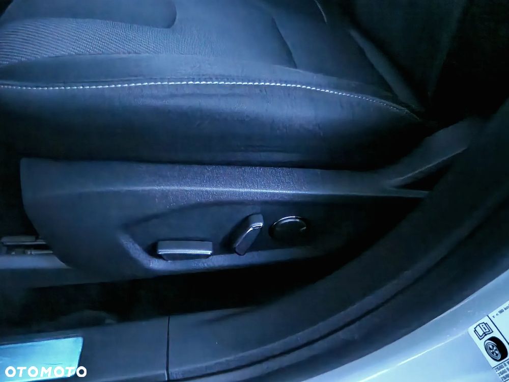 Ford Mondeo SW 2.0 TDCi Titanium - 26