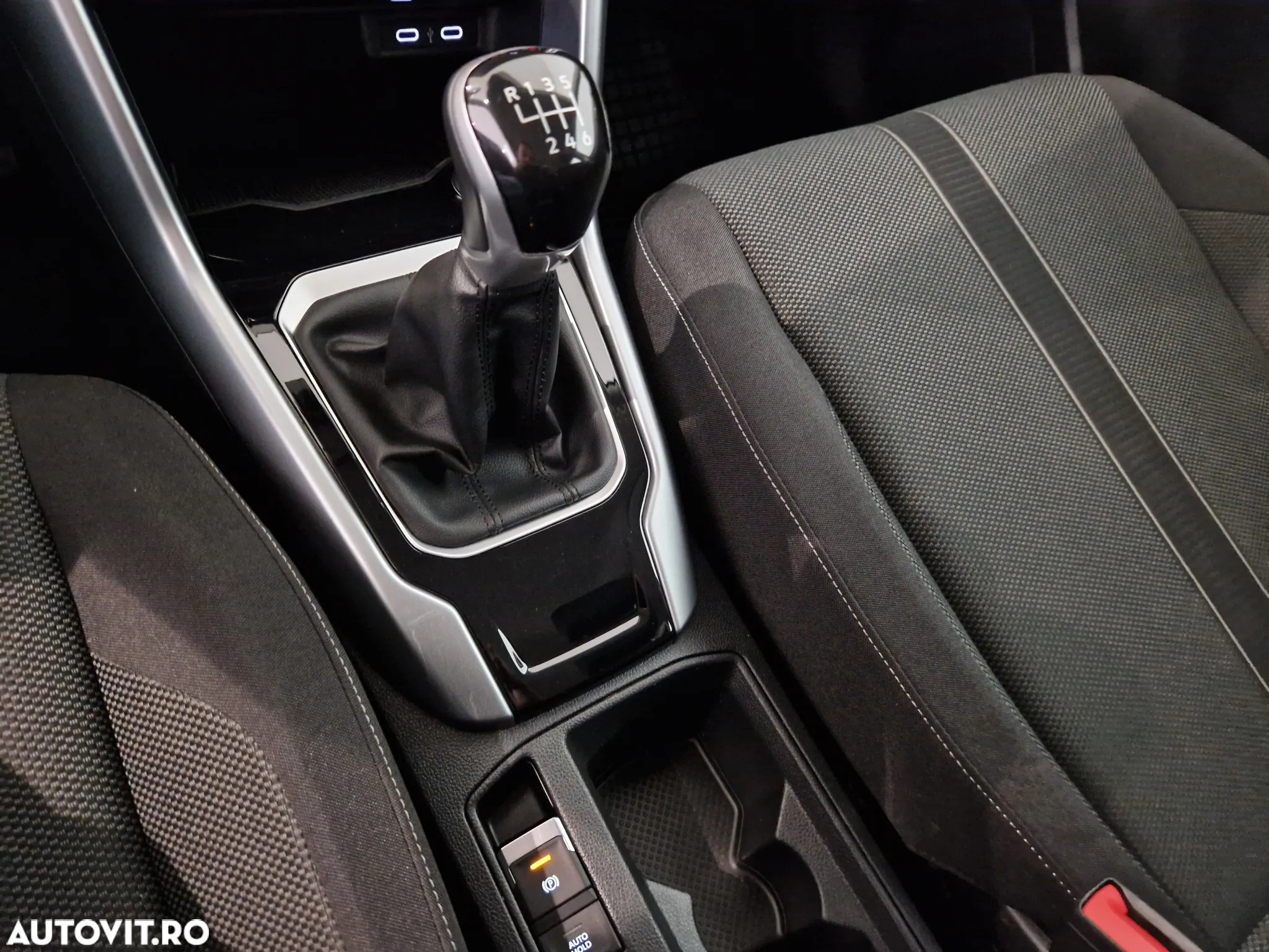 Volkswagen T-ROC 1.0 TSI Life - 25