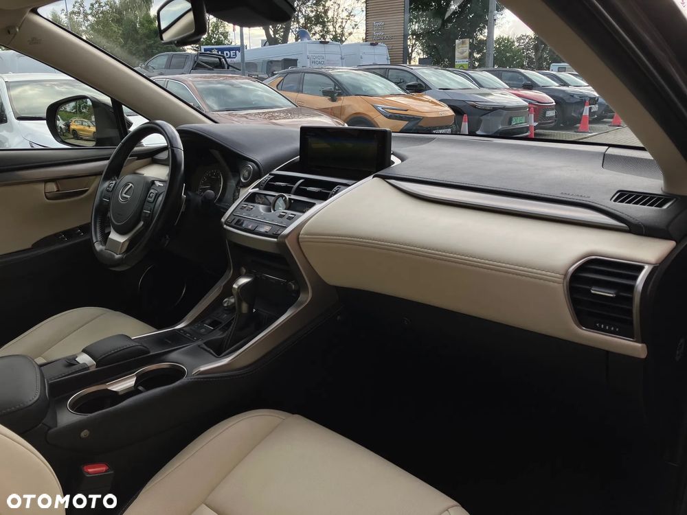 Lexus NX 300 F Impression AWD - 20