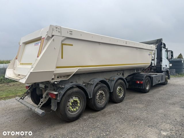 Schmitz Cargobull SKI 24 - 4