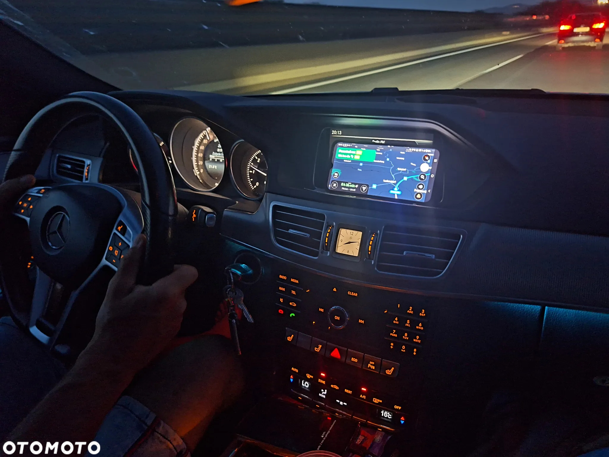 Mercedes-Benz Klasa E 220 BlueTEC 9G-TRONIC Avantgarde - 19