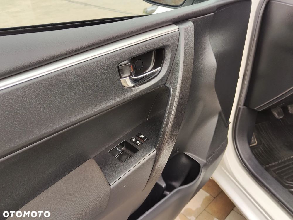 Toyota Corolla 1.6 Comfort - 28