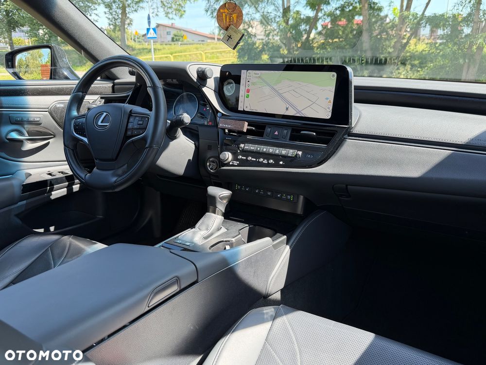 Lexus ES 300h Prestige - 36