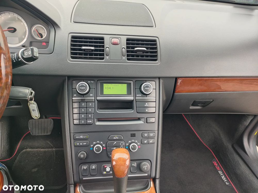 Volvo XC 90 - 25