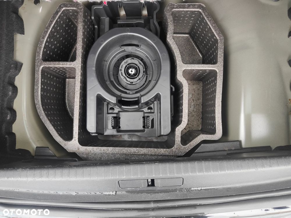 Peugeot 208 PureTech 100 Allure - 26