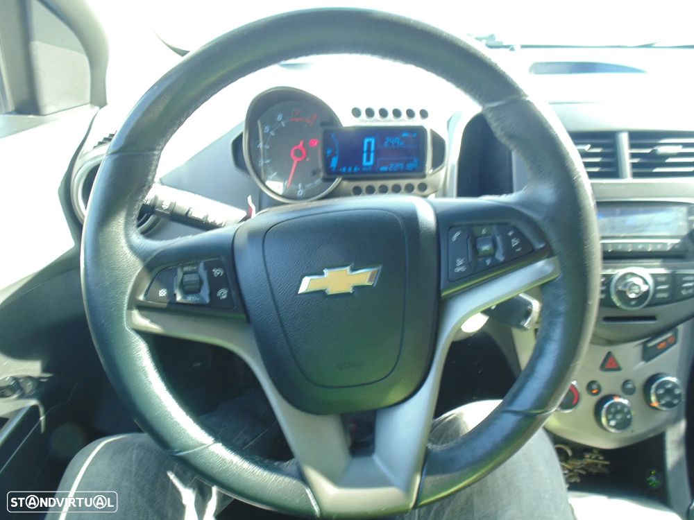 Chevrolet Aveo 1.2 LT Bi-Fuel - 23
