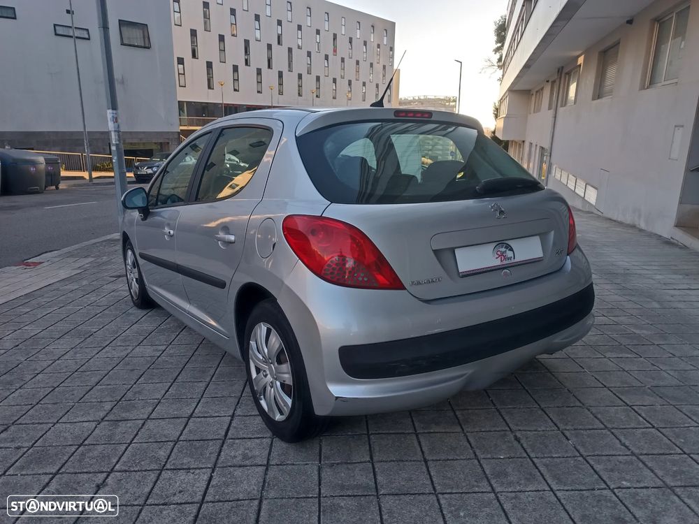 Peugeot 207 1.4 HDi Active - 8