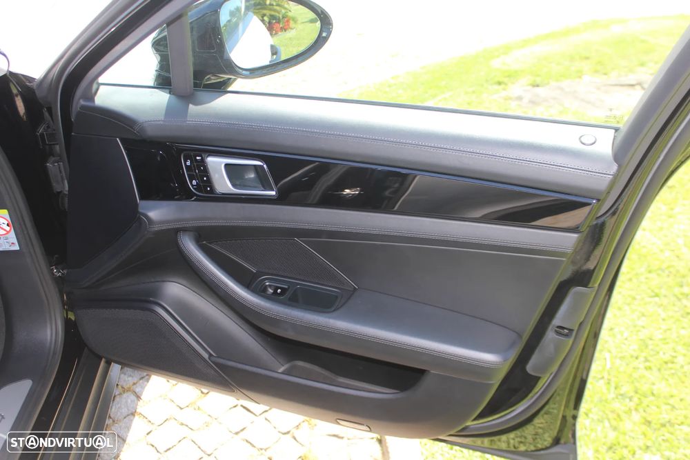 Porsche Panamera Sport Turismo 4 E-Hybrid Platinum Edition - 20