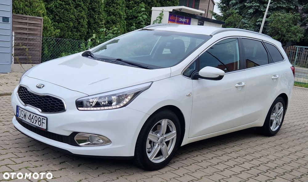 Kia Ceed 1.6 GDI Dream Team Edition - 20