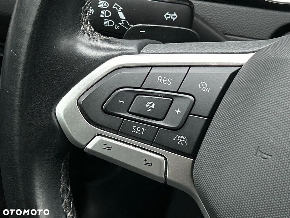 Volkswagen Passat Variant 2.0 TDI EVO Elegance DSG - 21