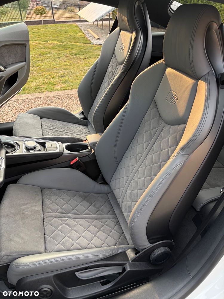 Audi TT S Coupé - 14