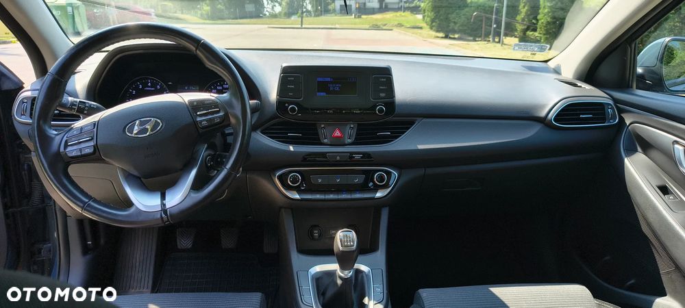 Hyundai i30 1.5 DPI Classic + - 16