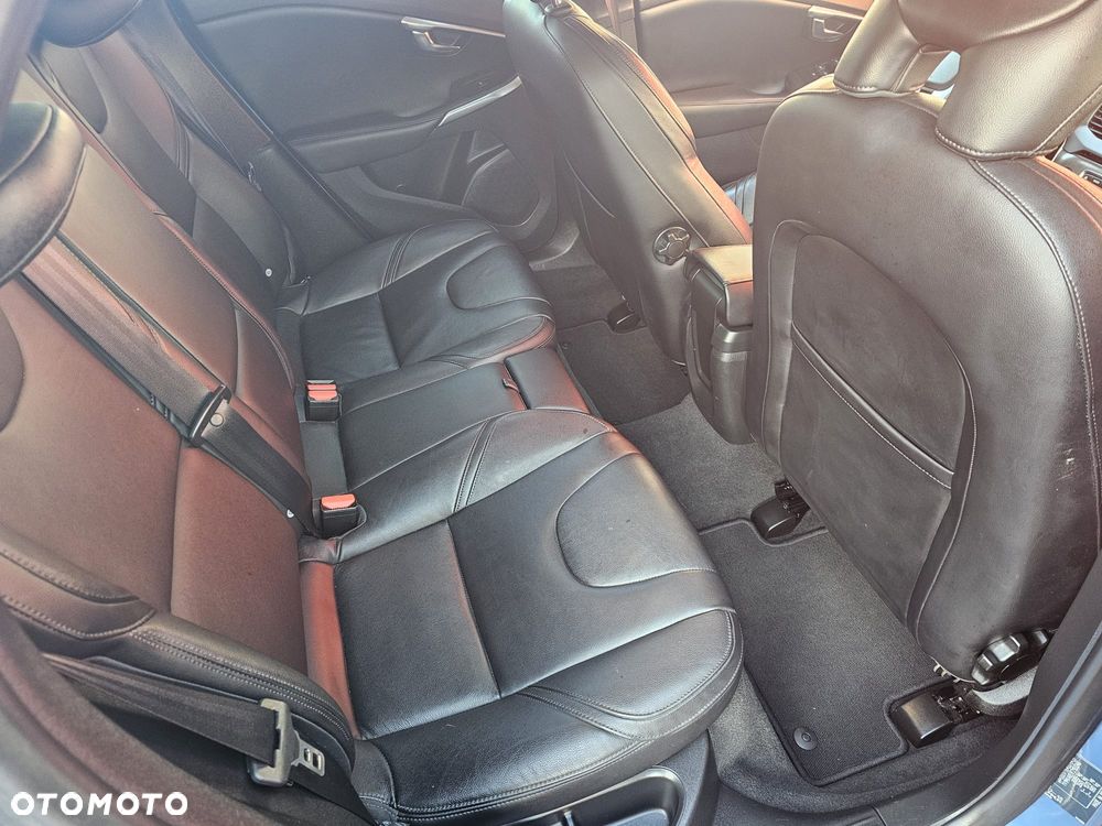 Volvo V40 D4 Summum - 24