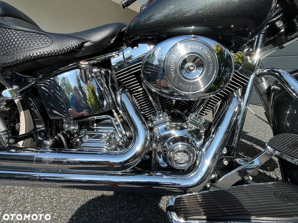 Harley-Davidson Softail Deluxe - 11