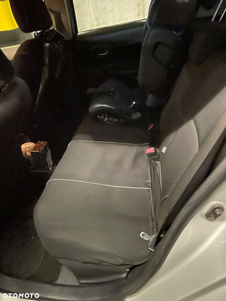 Toyota Yaris - 8