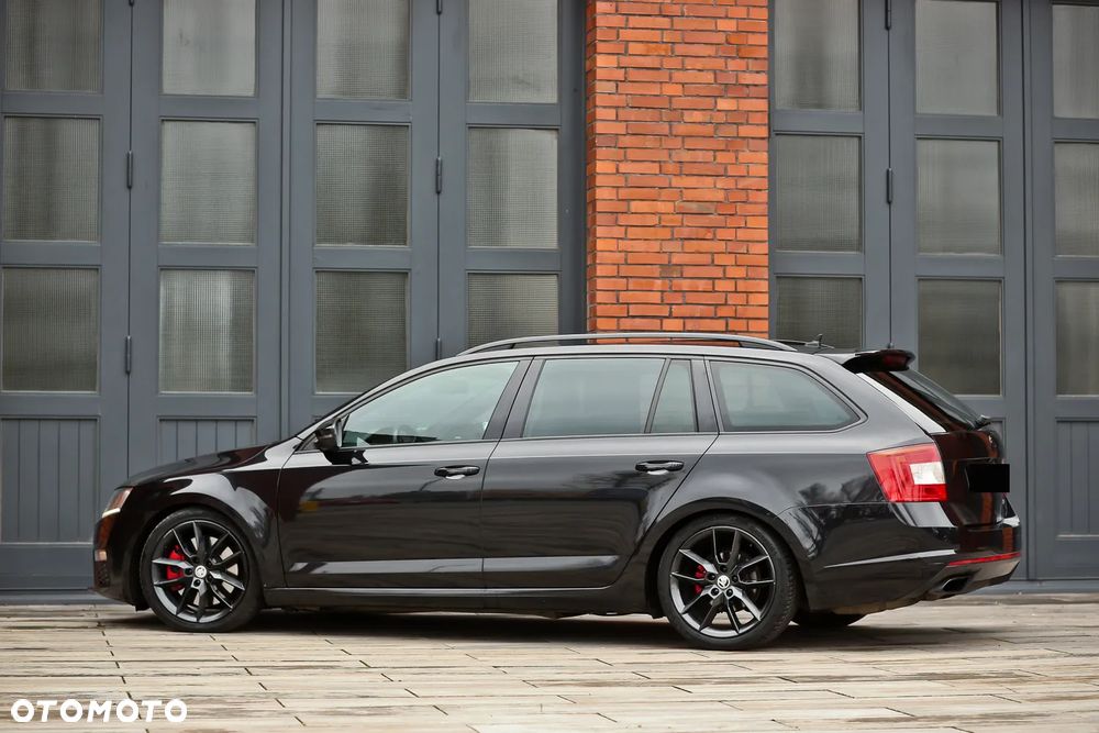 Skoda Octavia 2.0 TDI DSG RS - 11