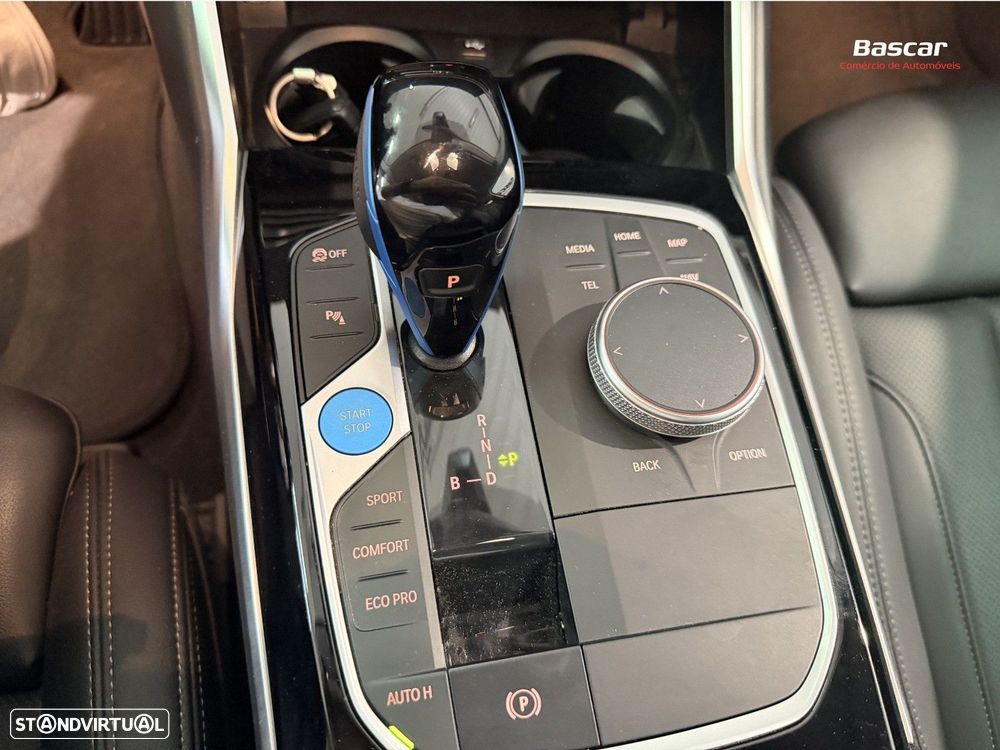 BMW i4 eDrive40 Edição Desportiva M - 36