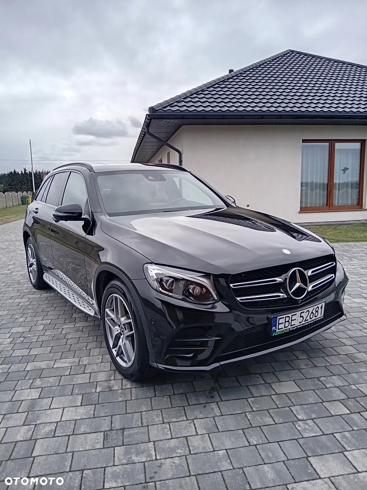 Mercedes-Benz GLC 250 4Matic 9G-TRONIC AMG Line - 10