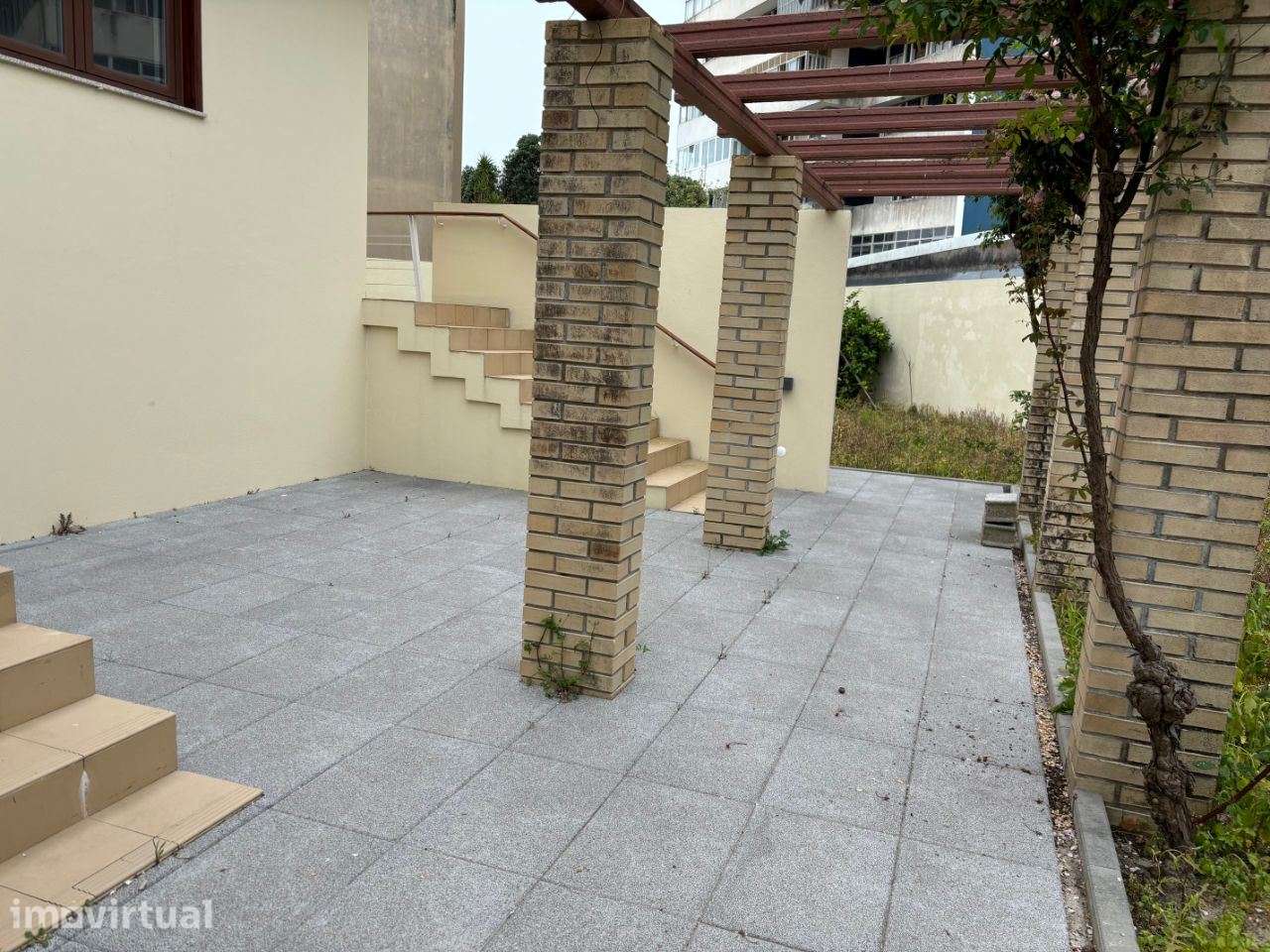 Magnífica Moradia 4 frentes/2 suites/garagem 4 carros/a 350m da praia - Grande imagem: 2/20