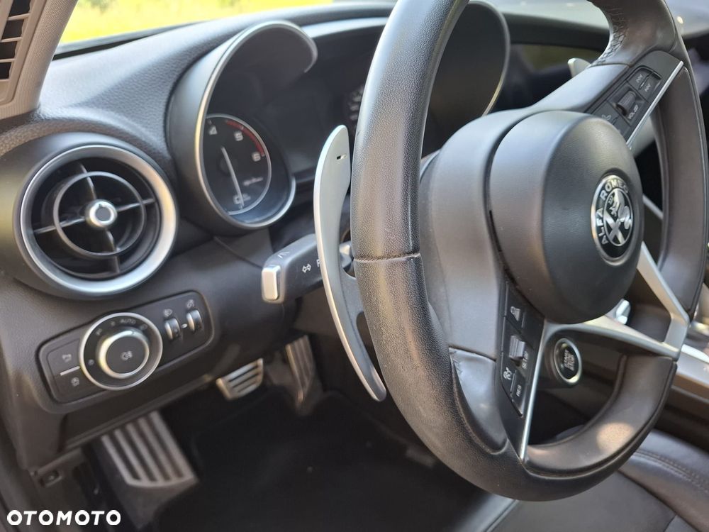 Alfa Romeo Giulia 2.2 D Turbo - 4