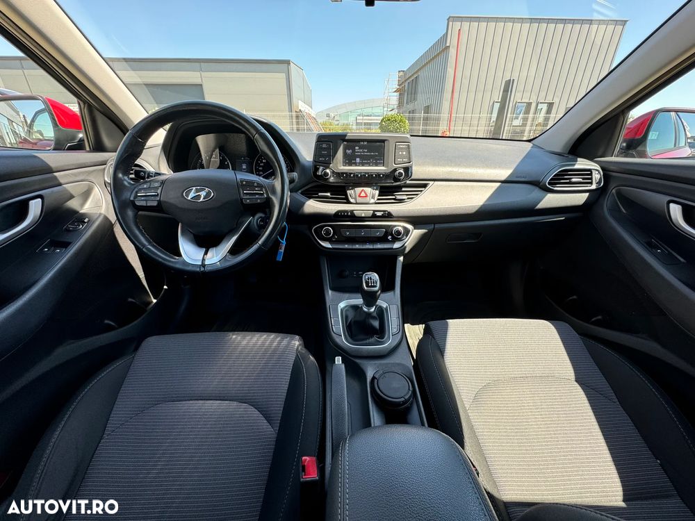 Hyundai i30 1.4 100CP 5DR M/T Classic+ - 14