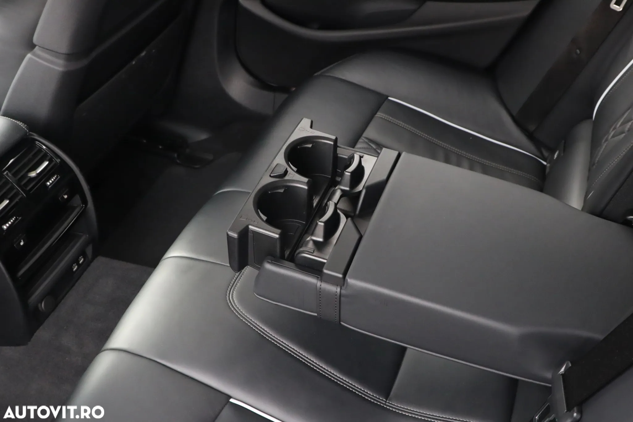 BMW Seria 5 530e xDrive Touring Aut. Luxury Line - 31