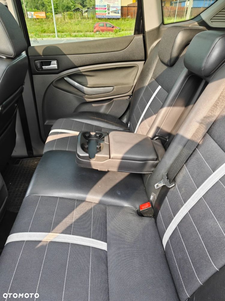 Ford Kuga - 21
