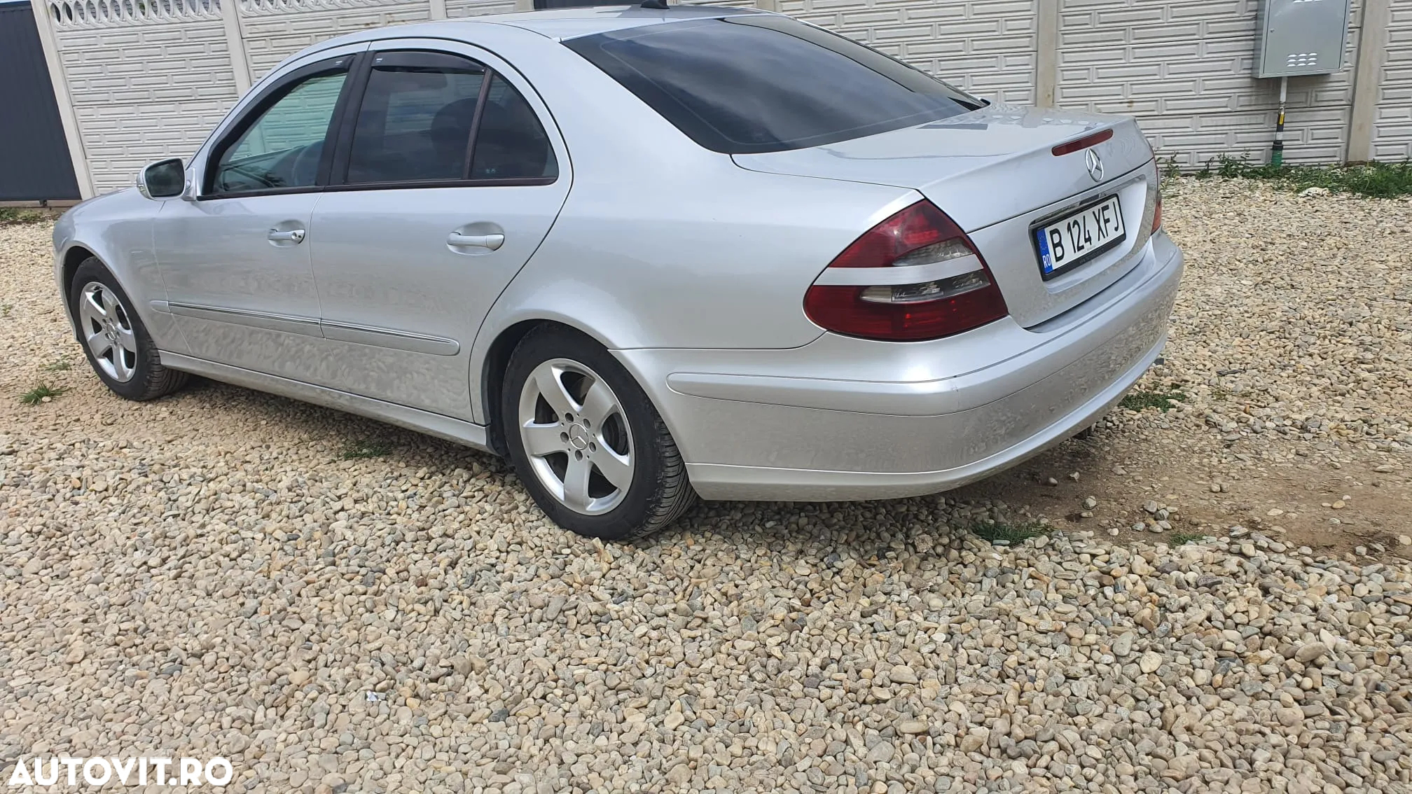 Mercedes-Benz E - 5