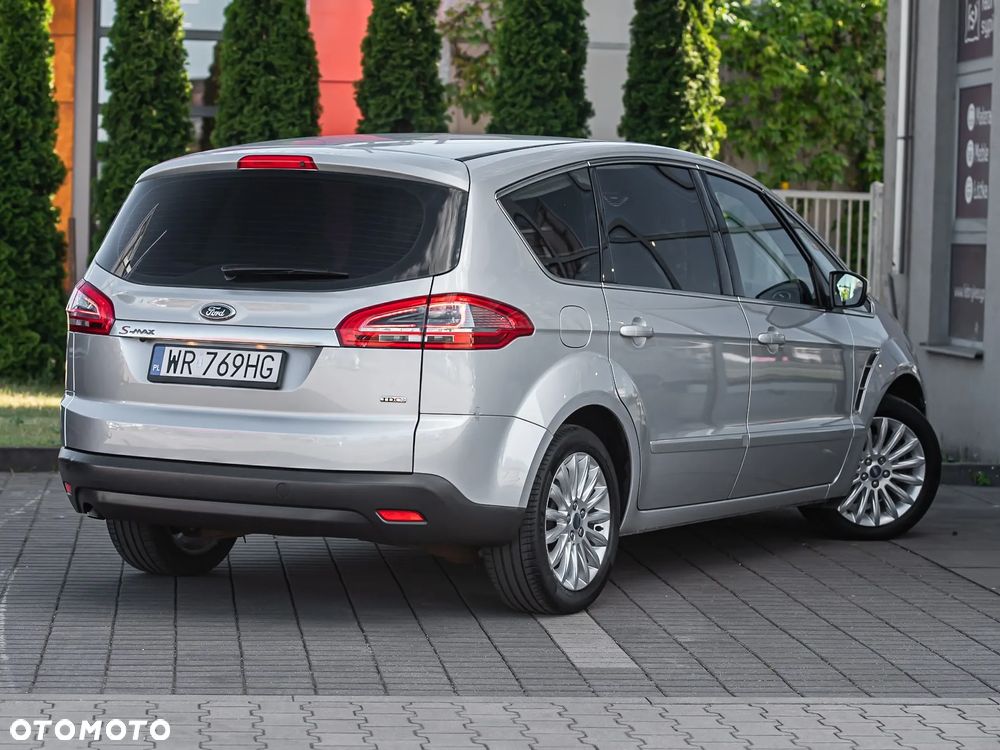 Ford S-Max - 13