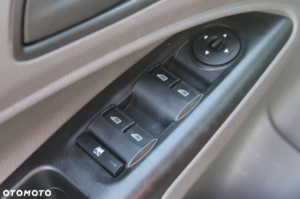 Ford Transit Connect - 17