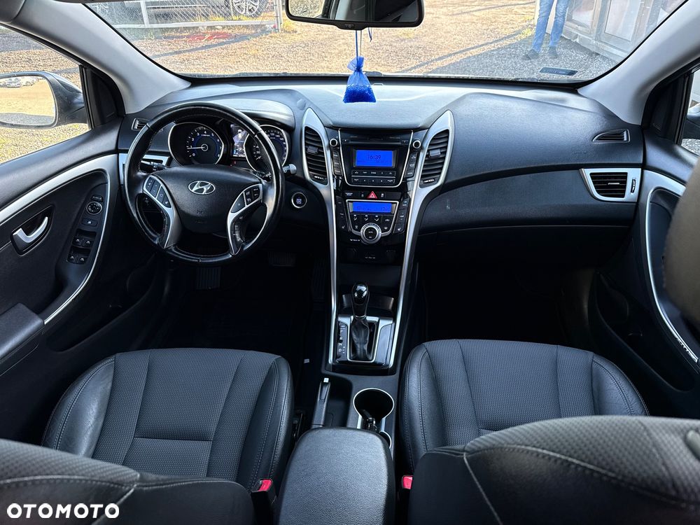 Hyundai i30 1.6 Comfort EU5 - 12