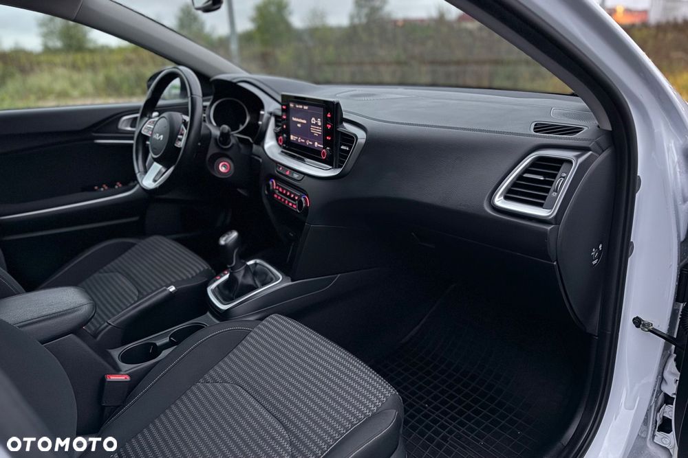 Kia Ceed 1.5 T-GDI M - 24