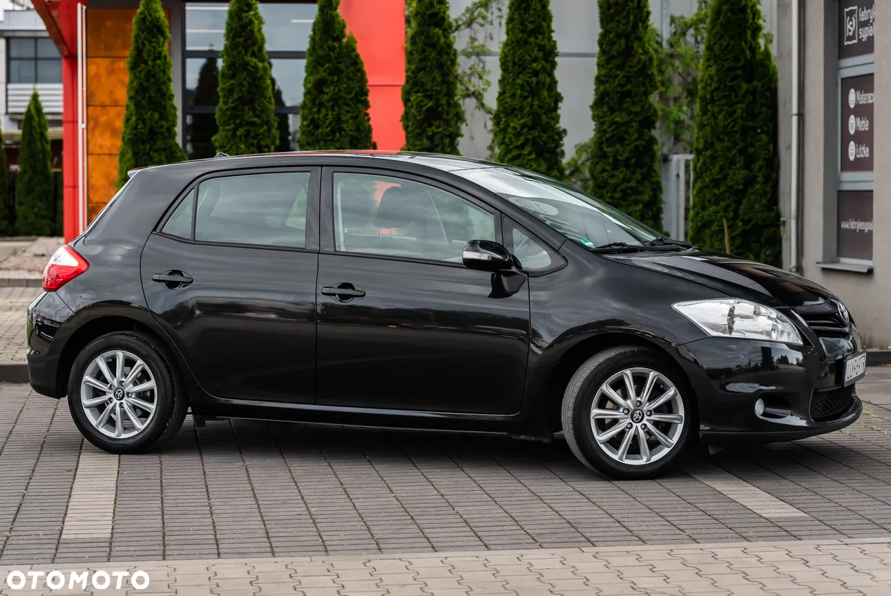 Toyota Auris 1.6 Premium - 11