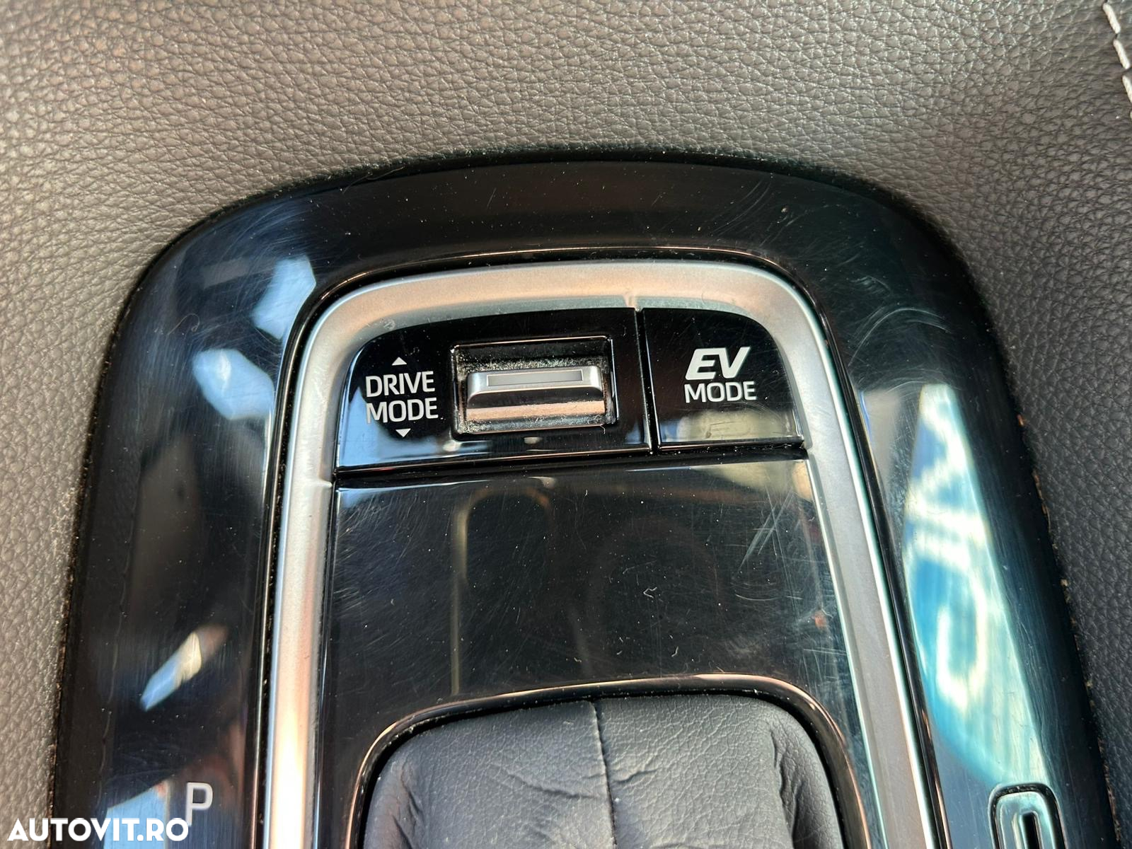 Toyota Corolla 1.8 Hybrid Comfort - 24