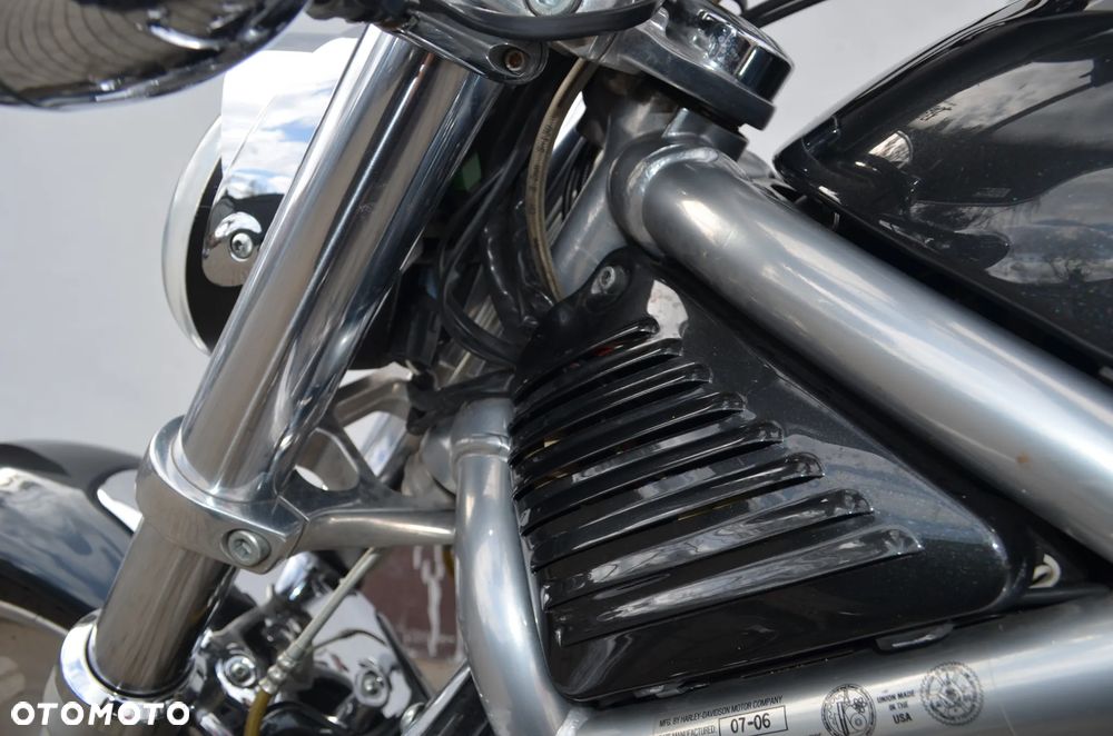 Harley-Davidson V-Rod Street Rod - 30
