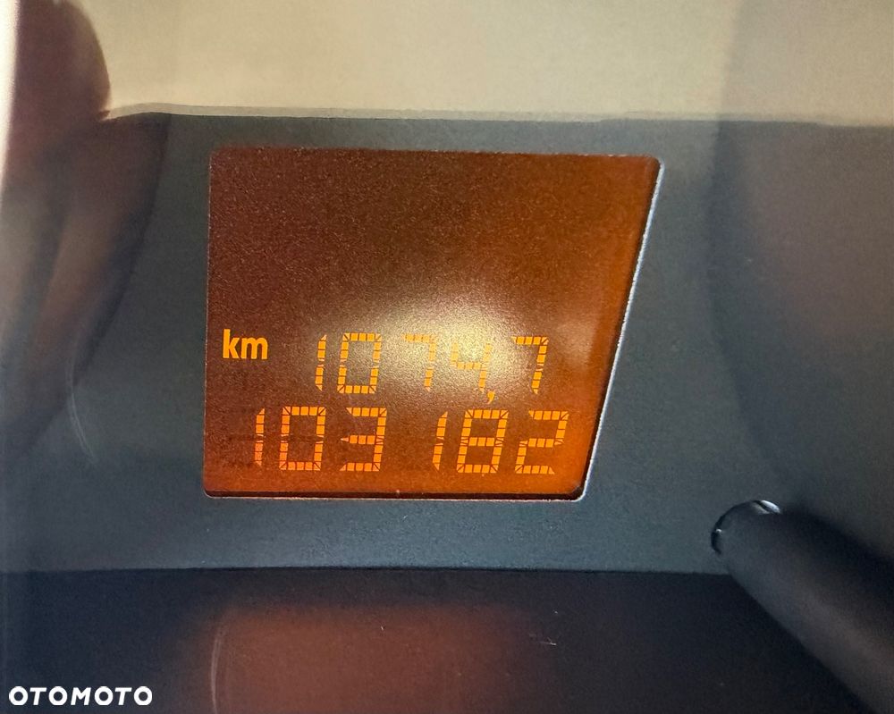 Opel Corsa 1.4 16V Energy - 10