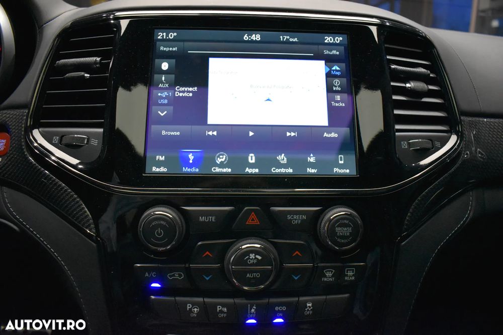 Jeep Grand Cherokee - 12