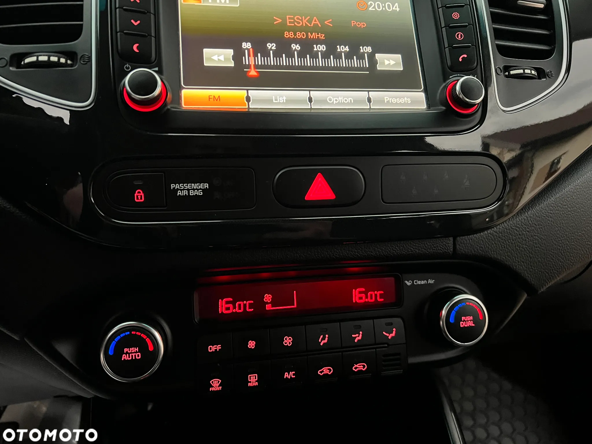 Kia Carens 1.7 CRDi 141 ISG Vision - 32