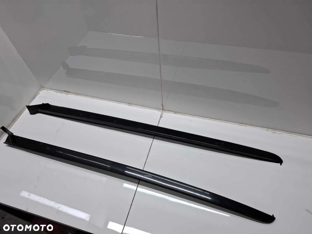 LISTWA SZYBY CZOŁOWEJ PRZEDNIEJ PRZÓD PRAWA  PEUGEOT 3008 II 5008 16- PRZYSZYBOWA - 2
