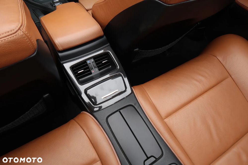 BMW Seria 3 335i - 26