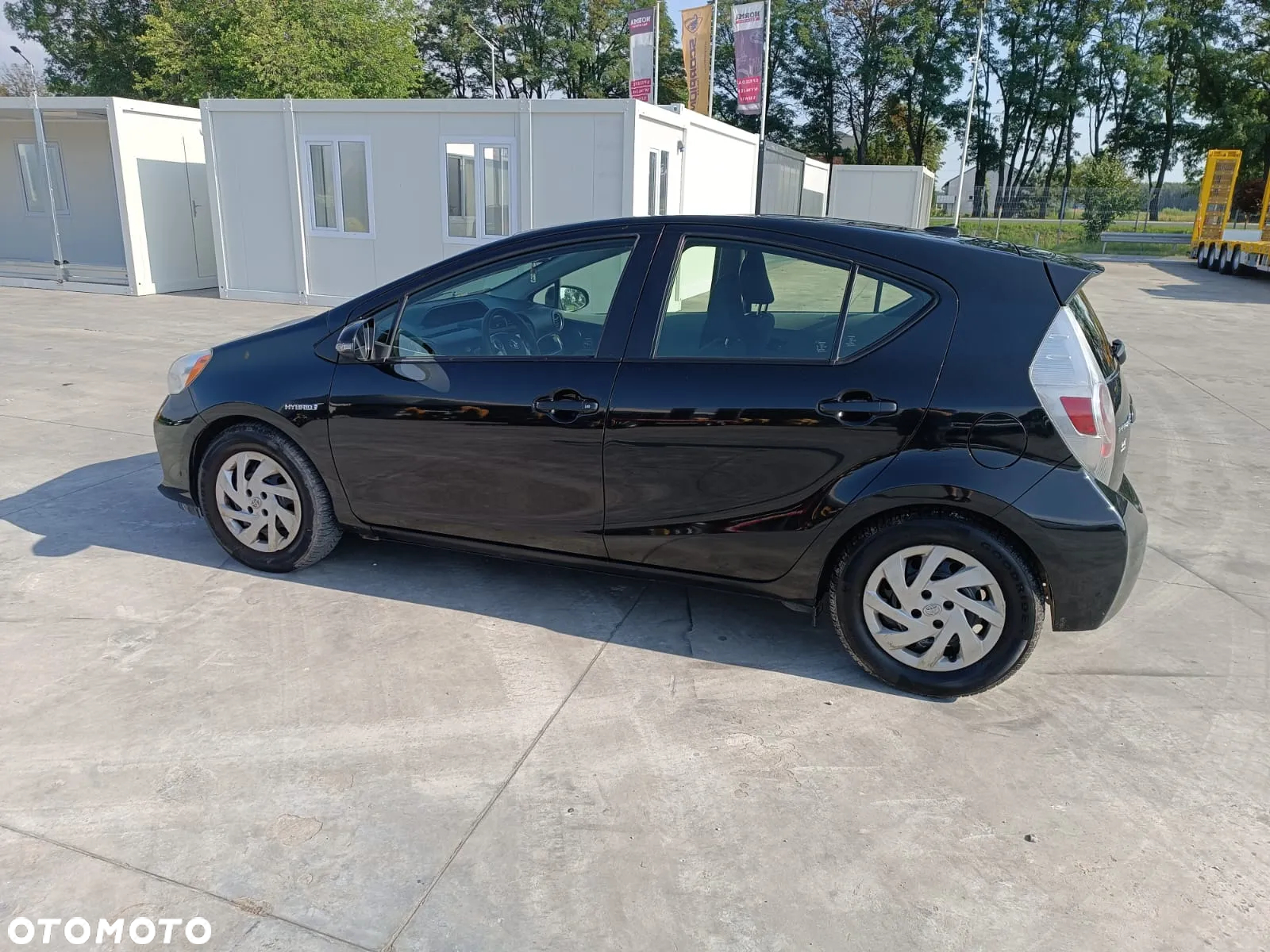 Toyota Prius (Hybrid) - 3