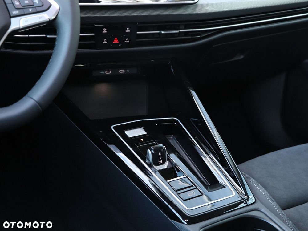 Volkswagen Golf - 22