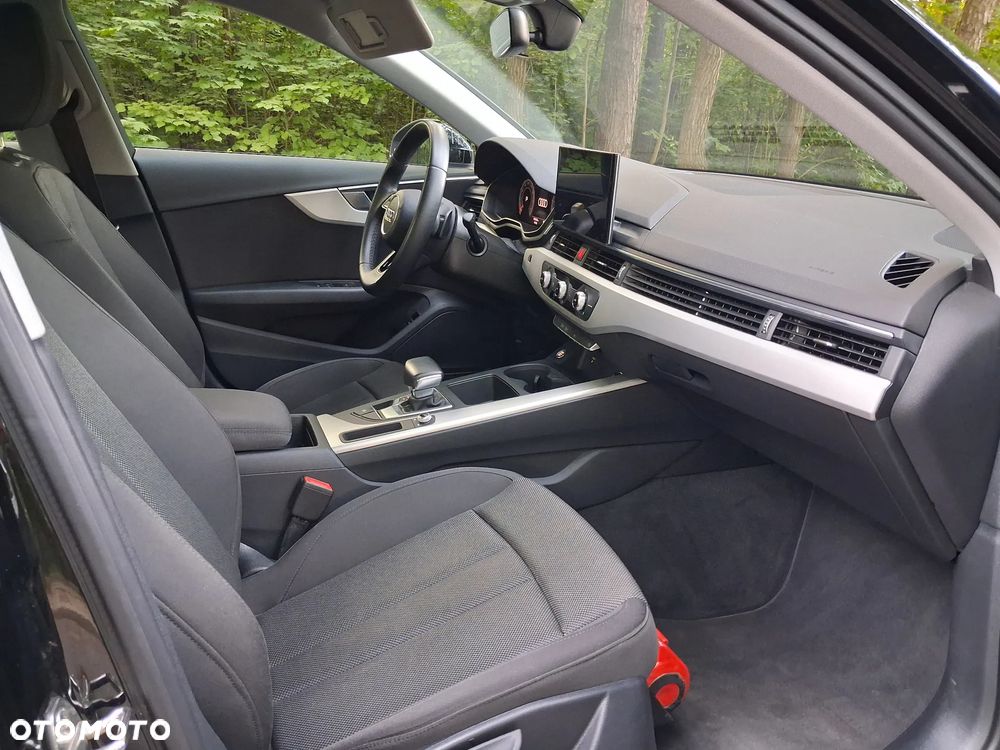 Audi A4 Limousine 35 TFSI mHEV S Line S tronic - 25