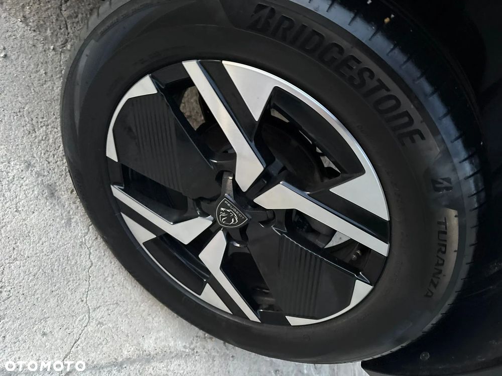 Peugeot 2008 Hybrid 136 e-DSC GT - 19