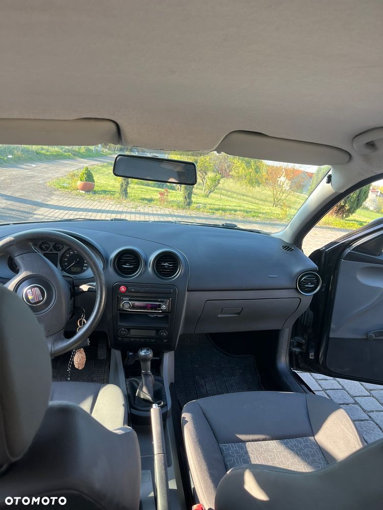 Seat Ibiza 1.4 16V Signo - 4