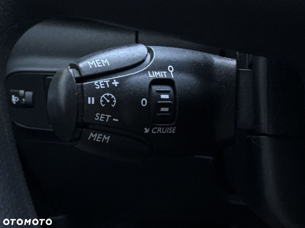 Citroën C3 1.2 PureTech Shine EAT6 - 12