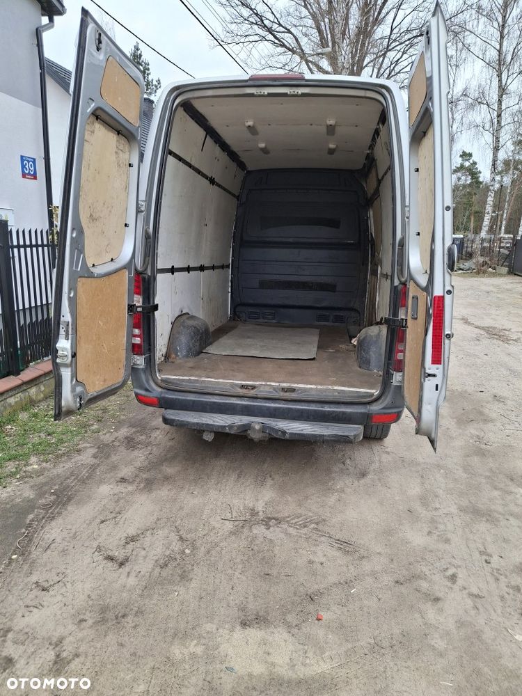 Mercedes-Benz Sprinter - 4