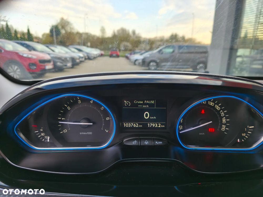 Peugeot 2008 1.2 VTi Allure - 12