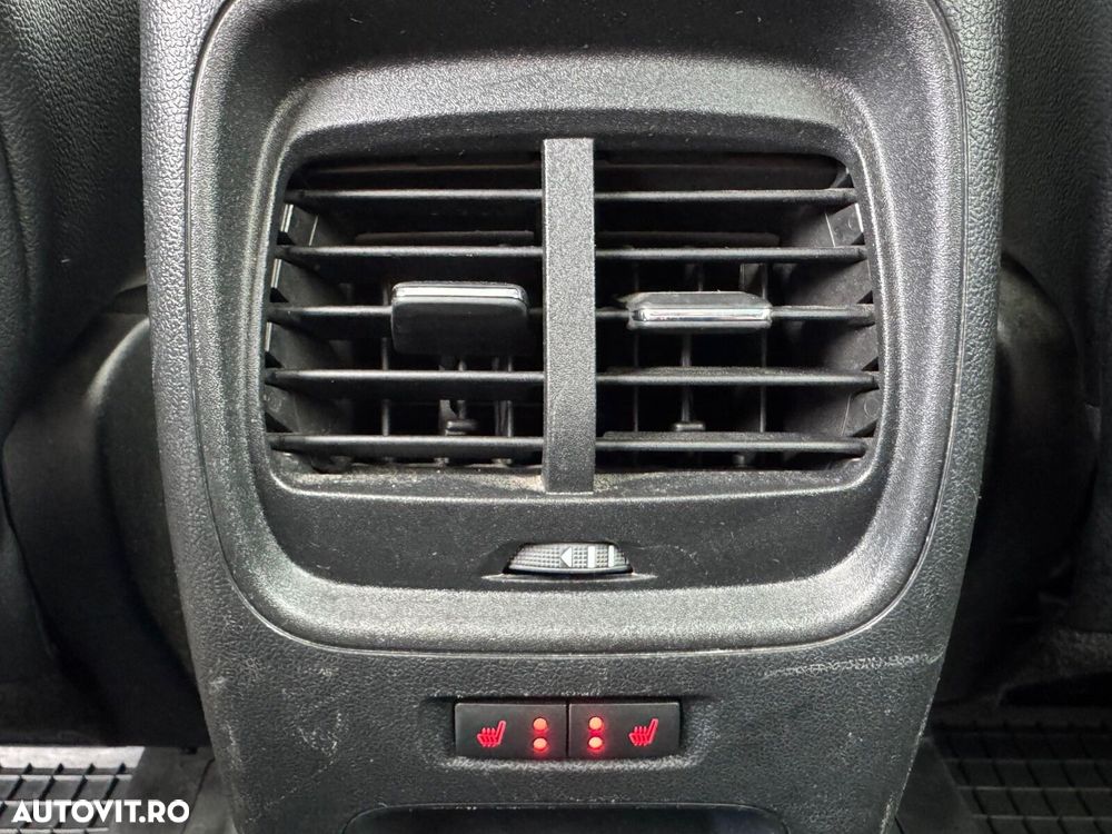 Ford Kuga - 22