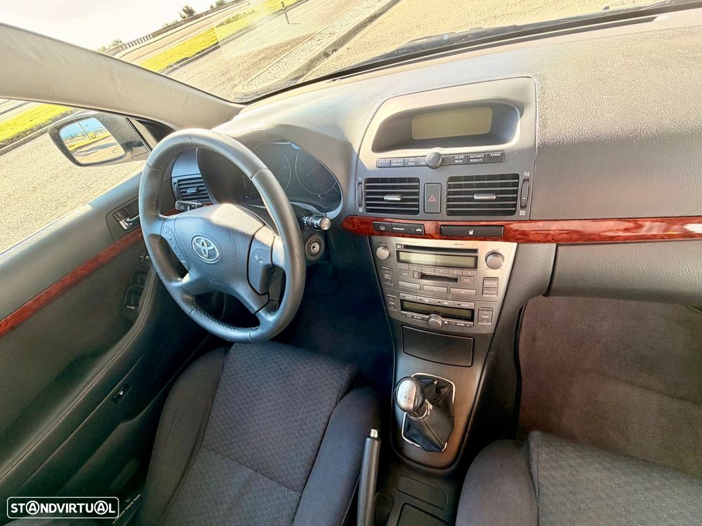 Toyota Avensis S/D 1.6 Sol EC - 23